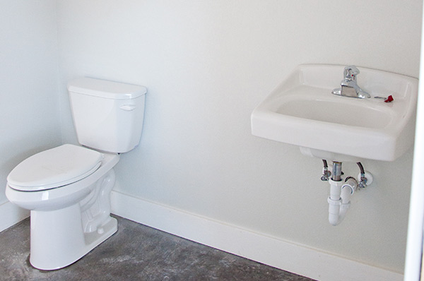 handicapped-accessible-bathroom